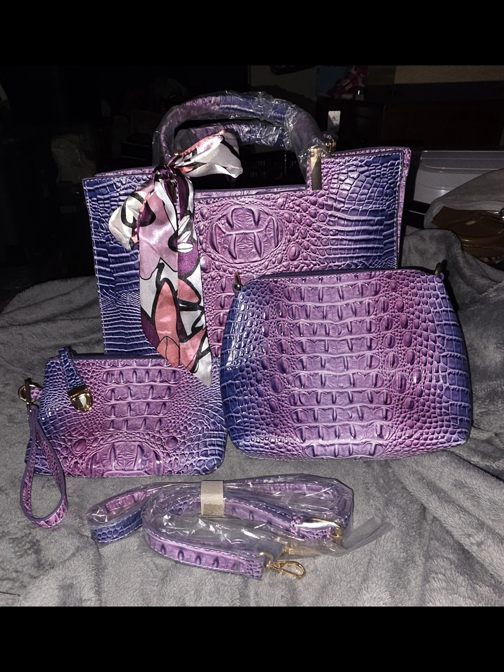 NWOT Purple/Pink Ombre Croc-Embossed 3-Piece Set - Tote, Purse, and Wristlet - Picture 8 of 13